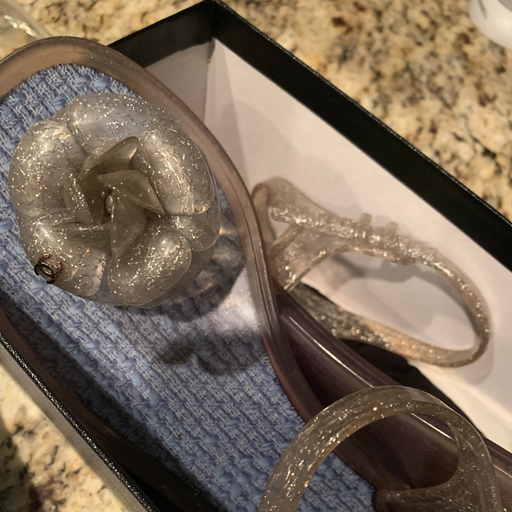 RARE...Tong Auth Chanel Jelly Flats💞💞🥳